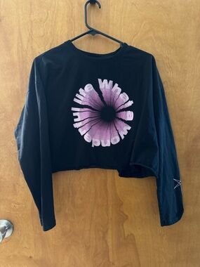 Black Cropped Long-Sleeve Top with Pink Graphic